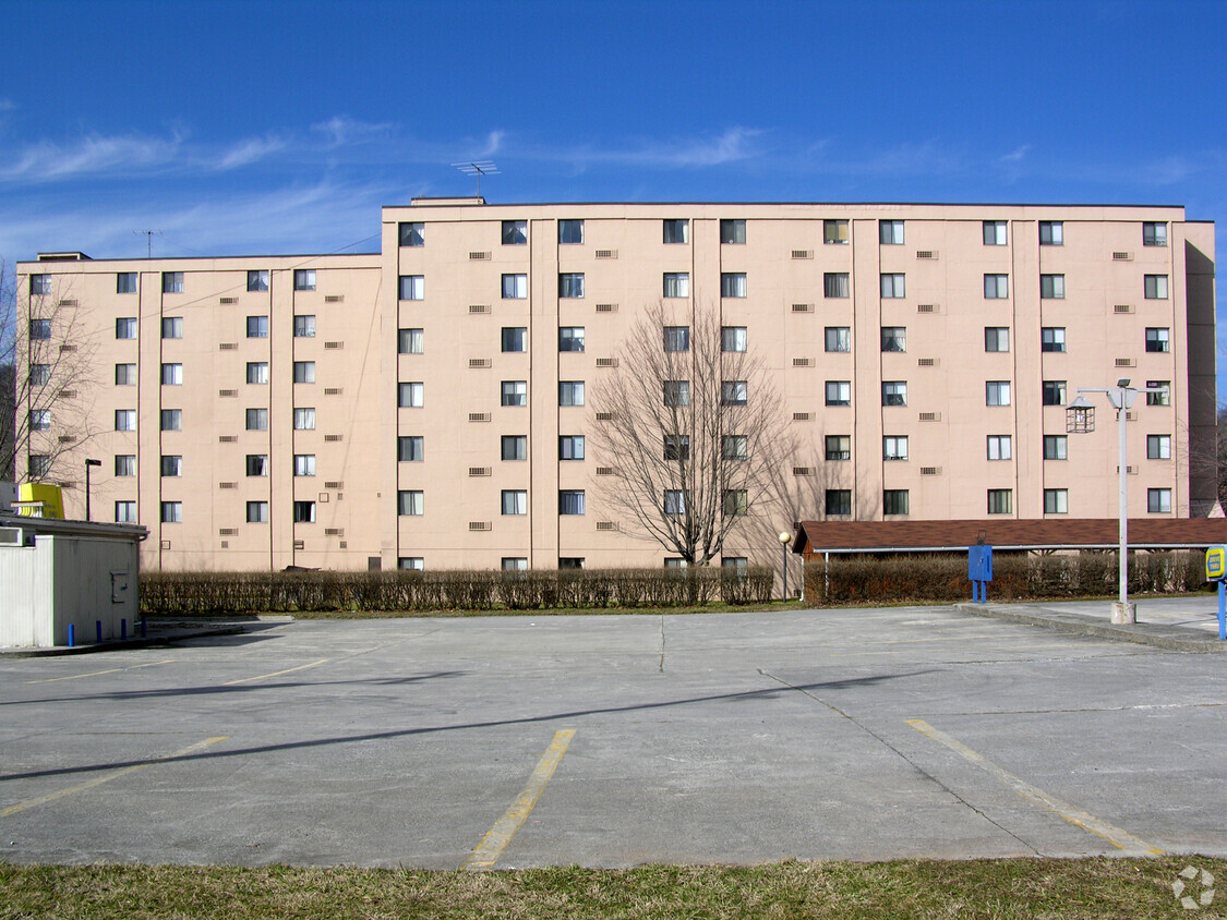 From the southeast - Hinton House