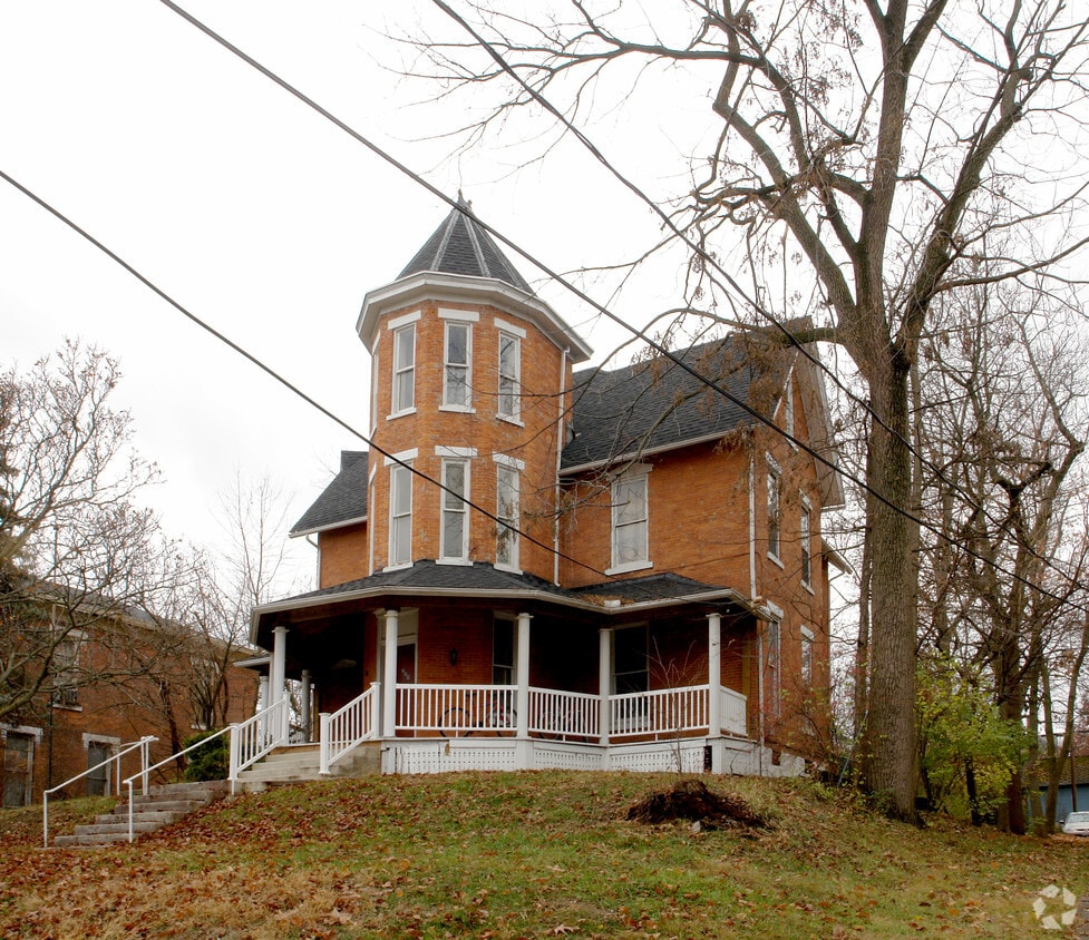 229 N Sandusky St, Delaware, OH 43015 Apartments in Delaware, OH