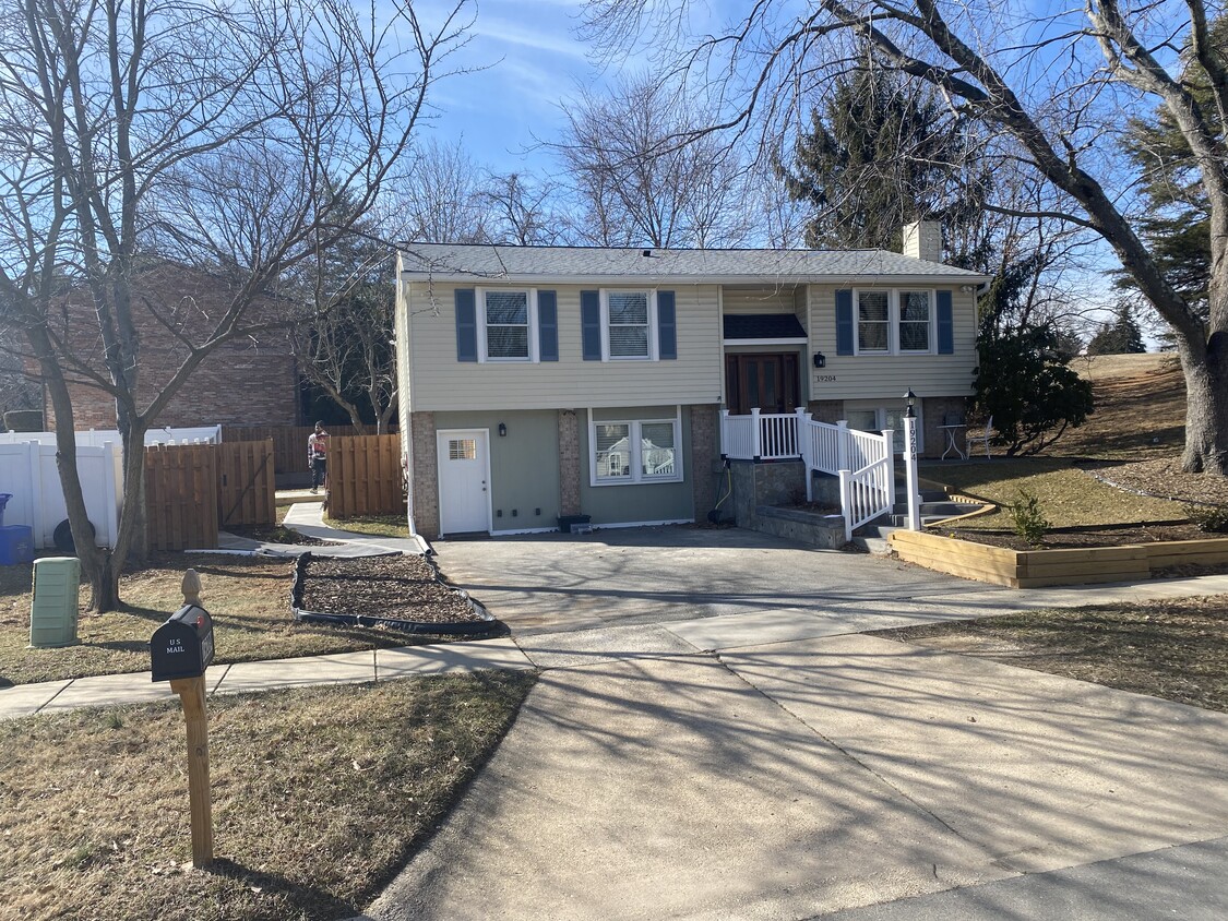 Foto principal - 19204 St Johnsbury Ln