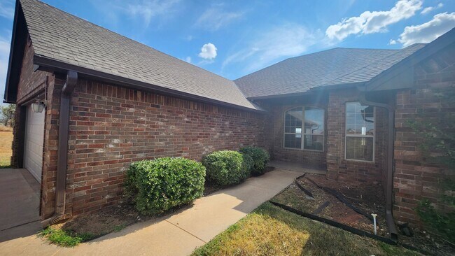 Foto del edificio - Country Home in Fletcher, OK