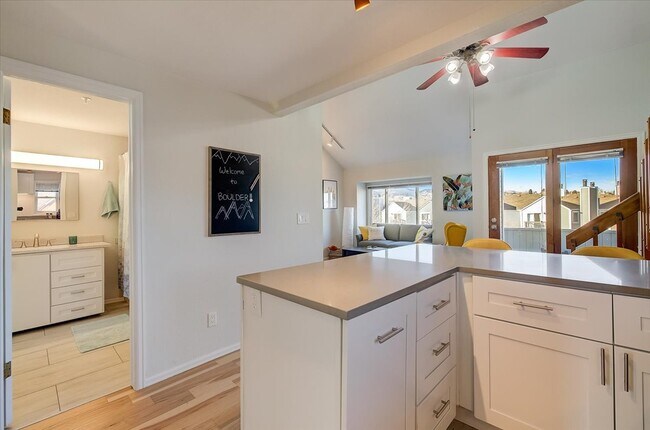 Building Photo - Boulder Condo