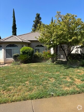 Building Photo - 1586 E Granada Ave