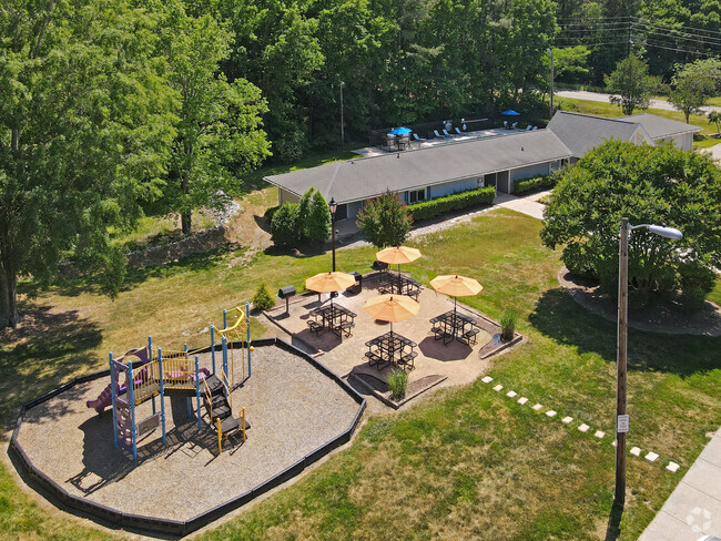 Building Photo - South Square Townhomes