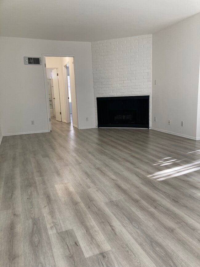 Amplio diseño abierto - 1236 Amherst Ave