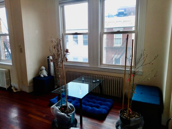 Building Photo - 108 Myrtle St