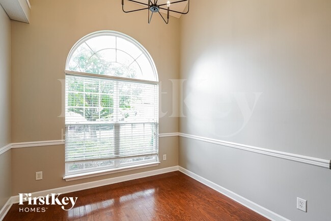Foto del edificio - 3200 Hidden Creek Dr
