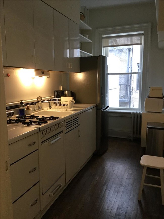 Foto del edificio - 146 E 74th St