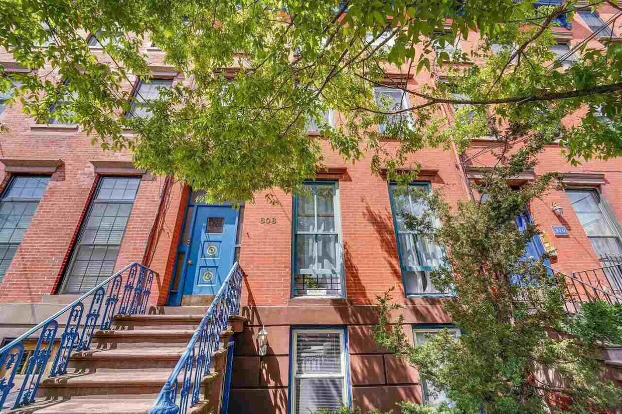 Primary Photo - 808 Bloomfield St
