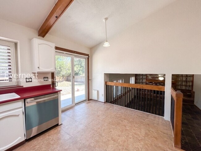 Foto del edificio - 4035 Thundercloud Dr