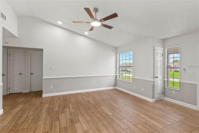 Building Photo - 1811 Oakgrove Ave