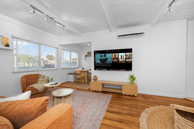 Foto del edificio - 2710 L St