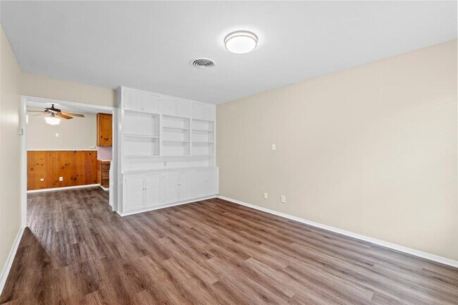 Foto del edificio - 5118 Waterbrook Dr