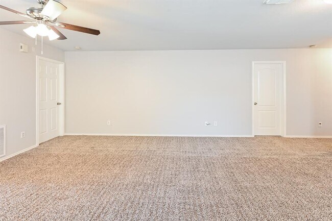 Building Photo - 12518 Rosslare Dr