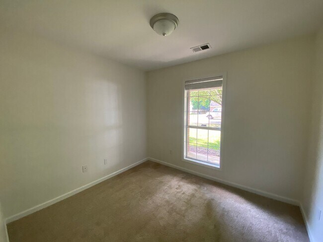 Foto del edificio - 3 Bed 2 Bathroom Home