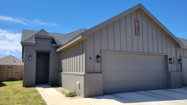 Building Photo - 7201 22nd Pl