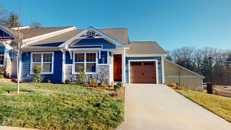 Primary Photo - 21 Heartleaf Cir
