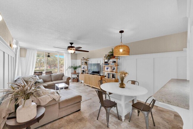 Building Photo - 9330 Lagoon Pl