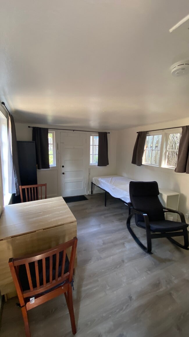 studio main space - Chi Alpha Women’s House