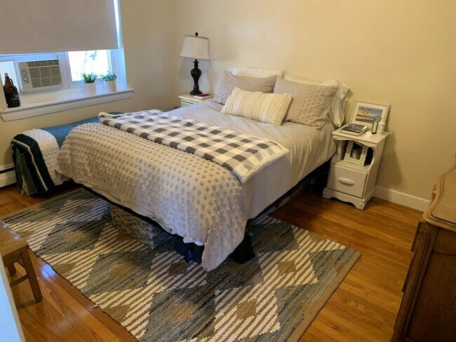 Foto del edificio - Nicely renovated 1 bed for September.