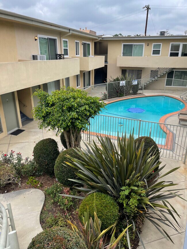 Foto del edificio - 11601 Gorham Ave