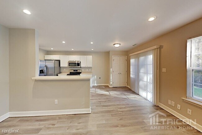 Foto del edificio - 4424 River Edge Dr