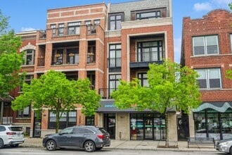 Building Photo - 3827 N Southport Ave