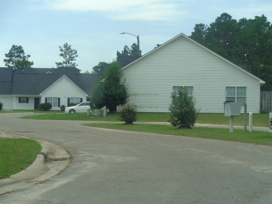 Building Photo - 4744 Banks Ct