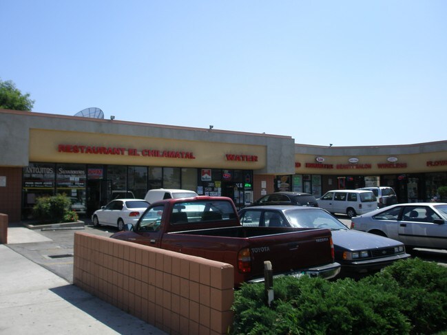 Building Photo - 12500 Vanowen St