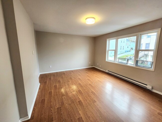 Building Photo - 174 Guilford St