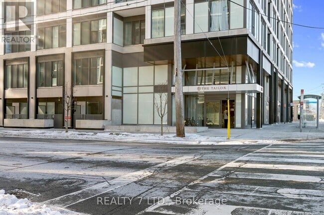 Building Photo - 1195 The Queensway