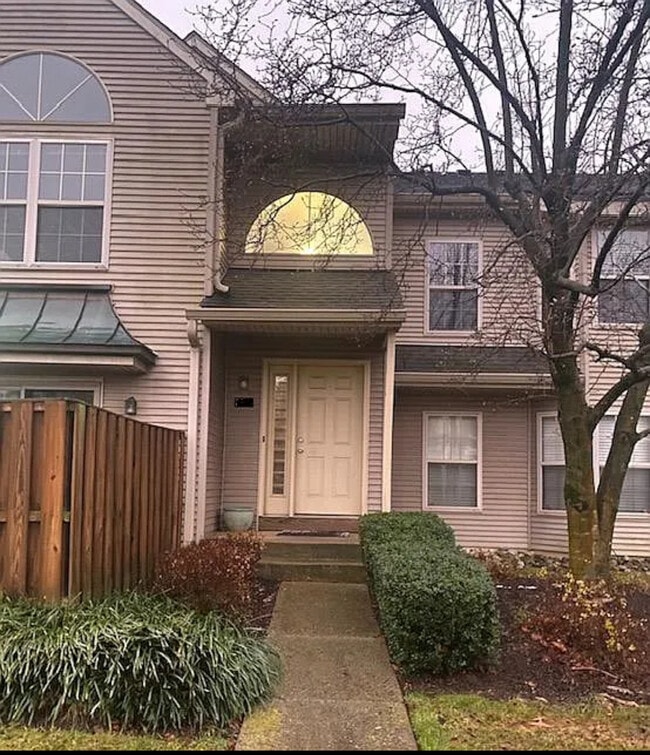 Building Photo - 2306 Brookhaven Dr