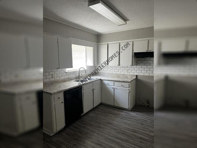 Building Photo - 405 Paula Dr