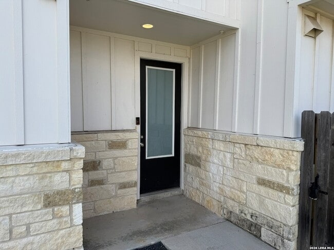 Building Photo - 231 Sapphire Dr