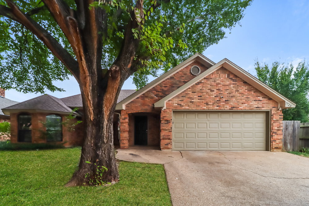 Foto principal - 7725 Greengage Dr