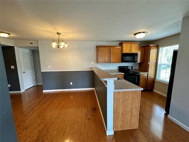 Foto del edificio - 6203 Spring River Dr