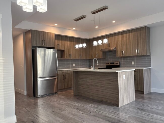 Photo du bâtiment - 250 Nickel Rd