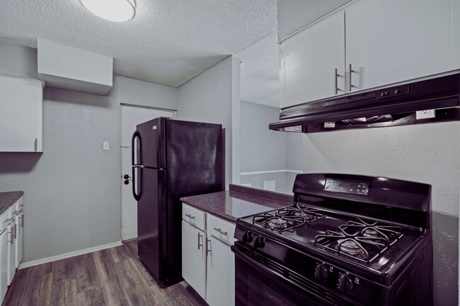 Building Photo - 108 Belvedere #22