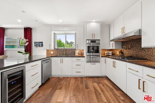 Foto del edificio - 6432 W 86th Pl