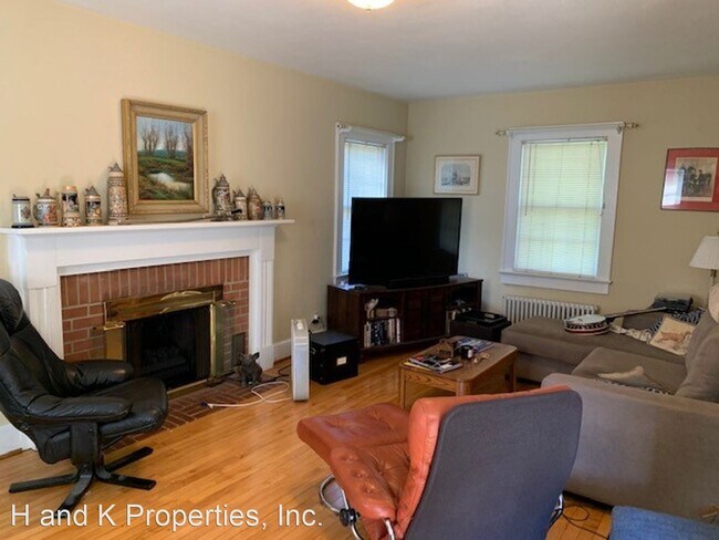 Building Photo - 3 br, 2.5 bath House - 27 Westside Court