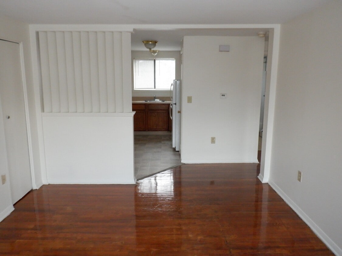 Primary Photo - 30 Henderson Dr