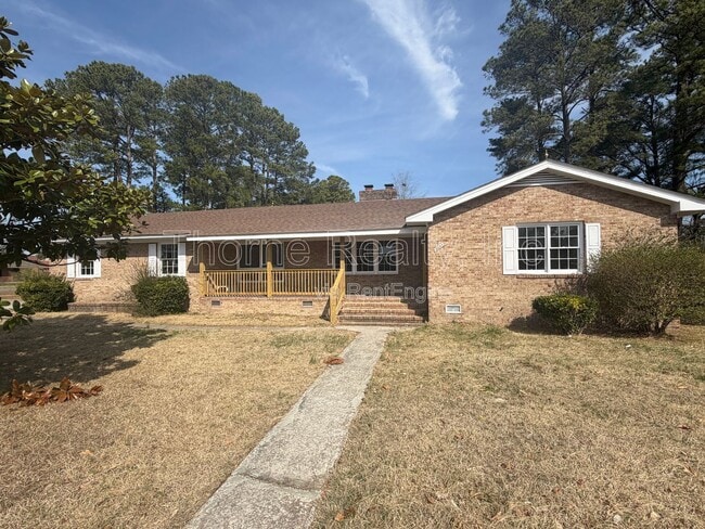 Building Photo - 1600 King Cir