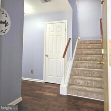 Building Photo - 8202 Catbird Cir