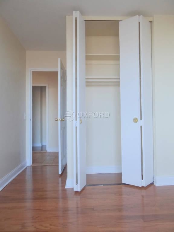 Foto del edificio - 1990 Lexington Ave