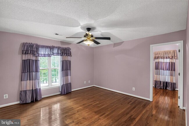 Building Photo - 16801 Old Field Ln