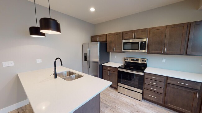Building Photo - 705 Legacy Dr