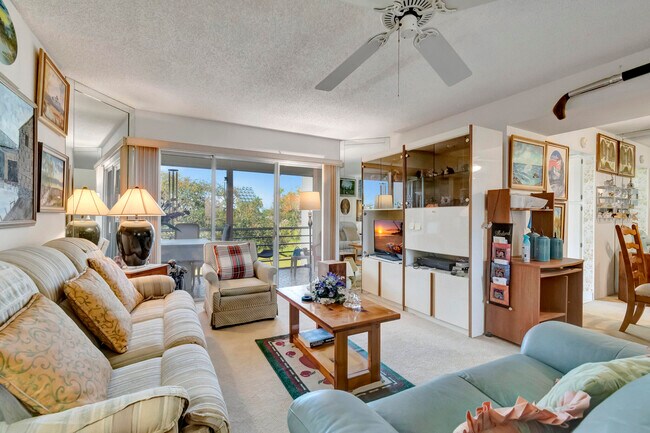 Foto del edificio - 3871 Via Poinciana