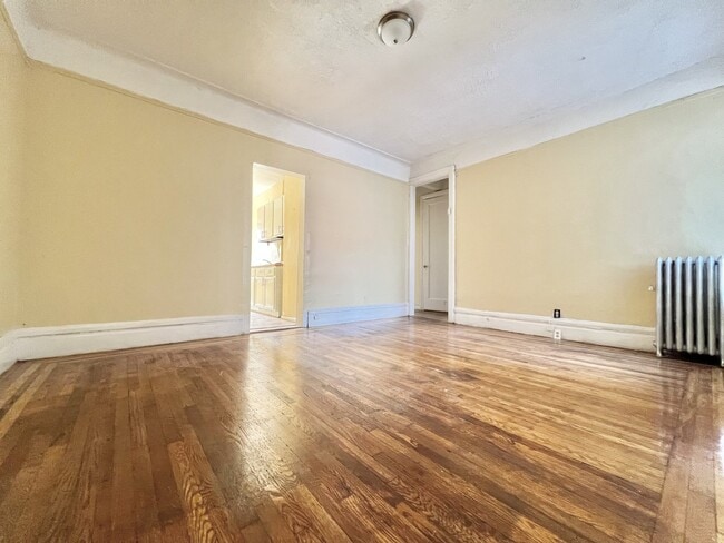 Building Photo - 357 E 163rd St