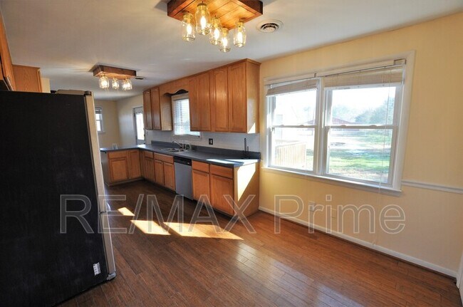 Foto del edificio - 1157 W Rd