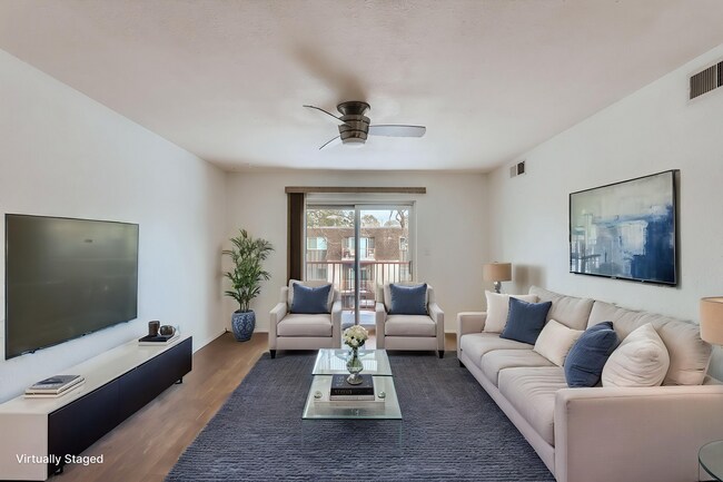 Foto del edificio - Charming 2-Bed, 1.5-Bath Home in Denver | Updated & Move-In Ready