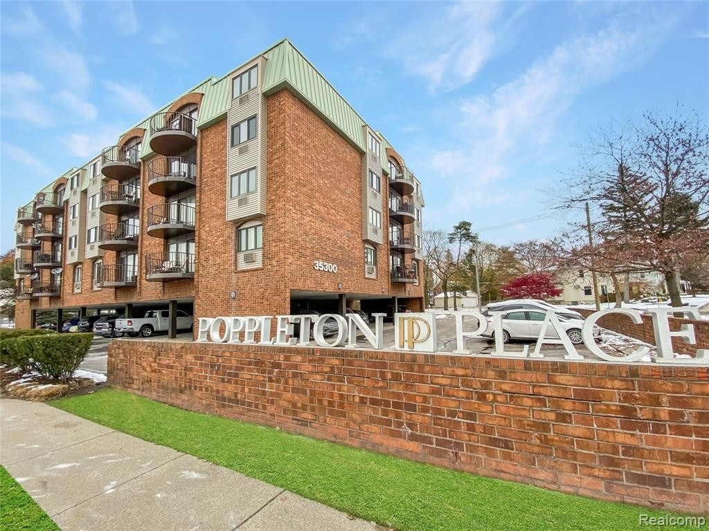 35300 Woodward Ave Unit 501, Birmingham, MI 48009 Condo for Rent in